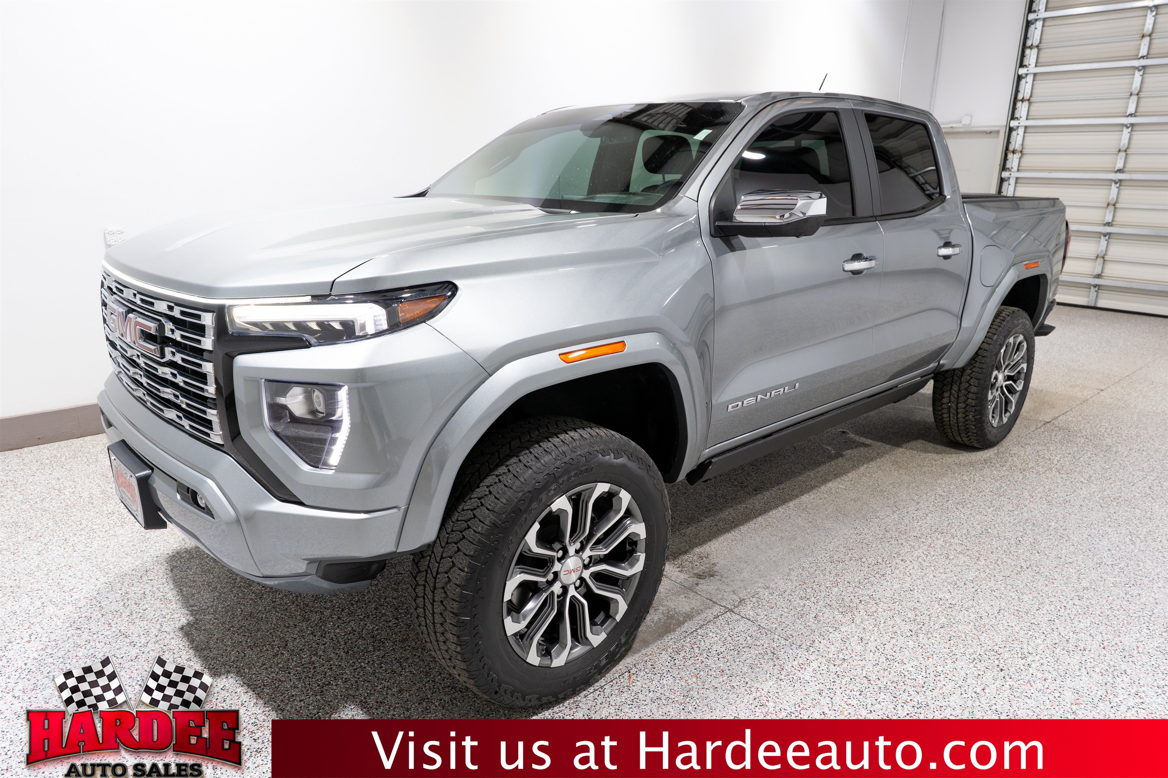 Used 2024 GMC Canyon Denali AWD/4WD image 2