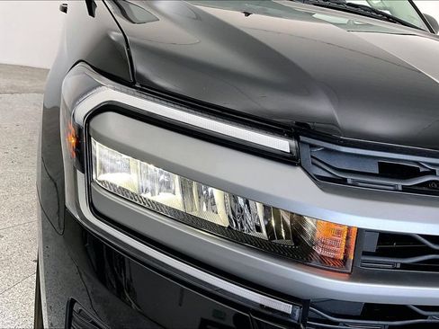 Used 2023 Ford Expedition XLT AWD/4WD image 34