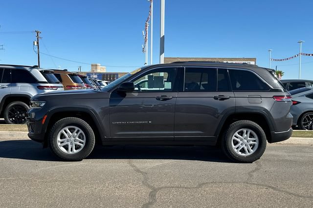 Certified 2023 Jeep Grand Cherokee Laredo RWD image 7