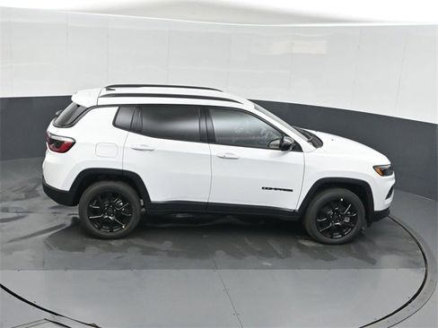 New 2026 Jeep Compass Latitude image 29