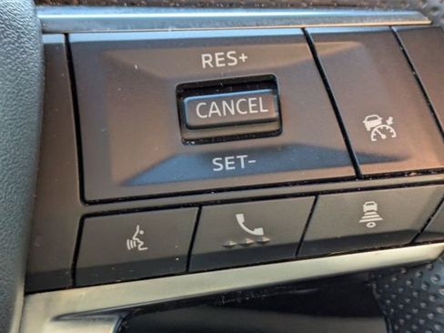 Used 2022 Mitsubishi Outlander SE image 27