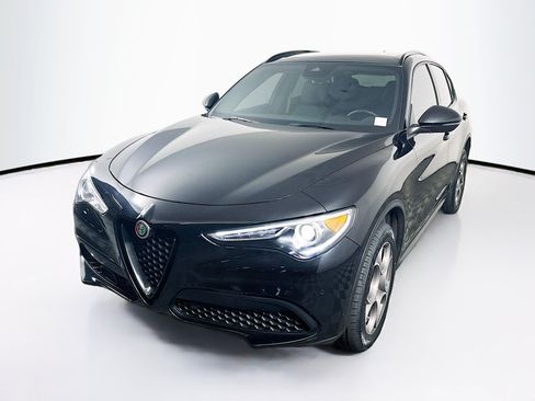 Used 2023 Alfa Romeo Stelvio Sprint RWD image 3