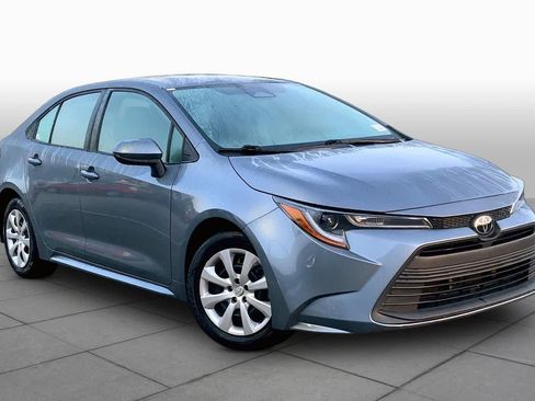 Used 2024 Toyota Corolla LE FWD image 3