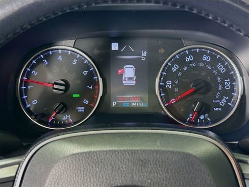 Used 2020 Toyota RAV4 XLE w/ Convenience Package AWD/4WD image 17
