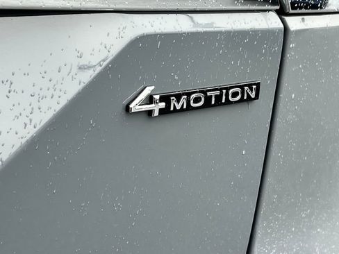 Used 2025 Volkswagen Atlas SEL image 18