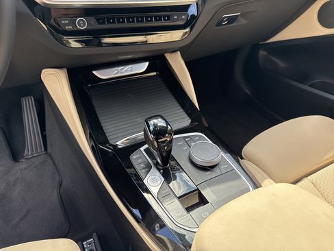 Used 2025 BMW X4 xDrive30i w/ Premium Package image 15