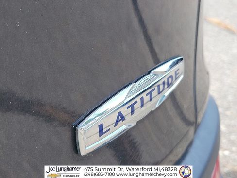 Used 2017 Jeep Cherokee Latitude w/ Safety/Convenience Group FWD image 31
