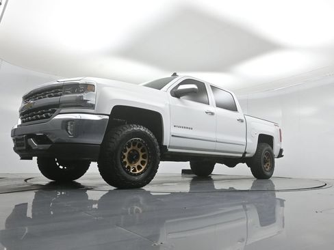 Used 2018 Chevrolet Silverado 1500 LTZ AWD/4WD image 41