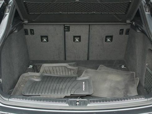 Used 2018 Porsche Macan S image 12