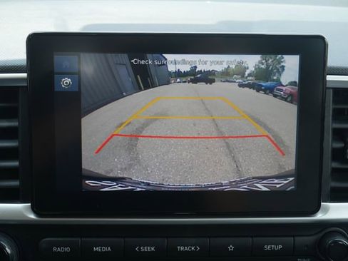 Used 2023 Hyundai Venue SEL FWD image 5