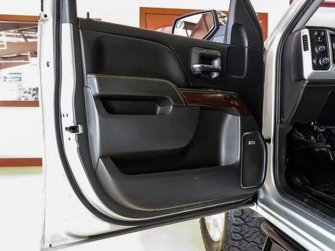 Used 2017 GMC Sierra 1500 SLT image 34