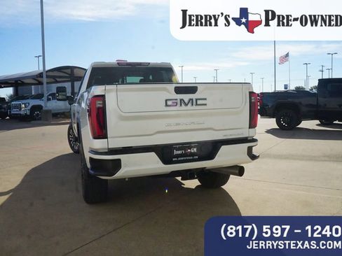 Used 2025 GMC Sierra 2500 Denali Ultimate w/ Max Trailering Package image 4