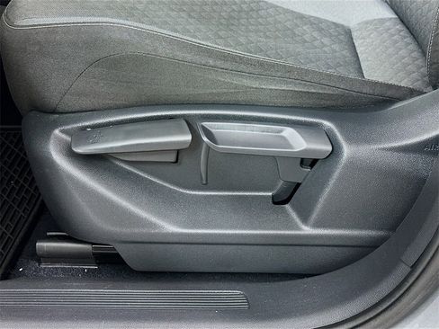 Used 2021 Volkswagen Tiguan S image 23