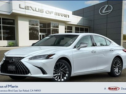 New 2025 Lexus ES 300h w/ Luxury Package