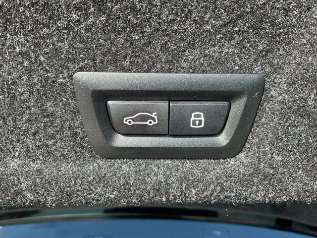 Used 2026 BMW 330i xDrive Sedan AWD/4WD image 9