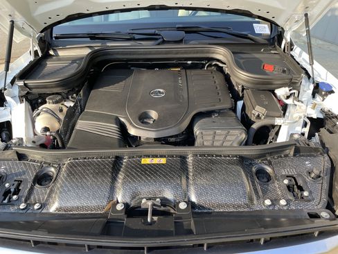 Used 2026 Mercedes-Benz GLS 450 4MATIC image 53