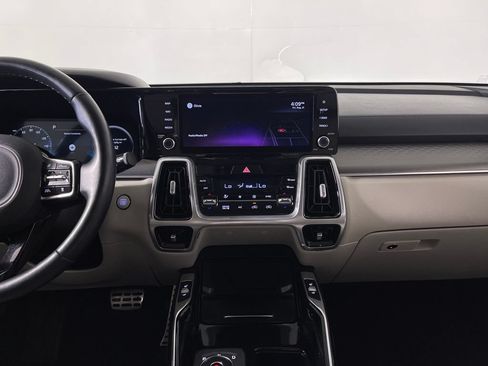 Used 2022 Kia Sorento SX Prestige w/ Panoramic Sunroof Package AWD/4WD image 15