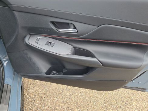 New 2026 Nissan Sentra SR w/ Floor Mat Package FWD image 9