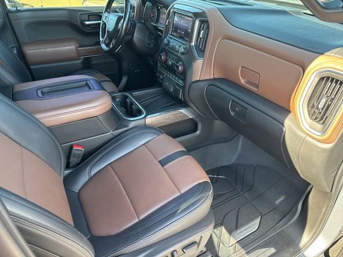 Used 2019 Chevrolet Silverado 1500 High Country w/ High Country Premium Package image 32
