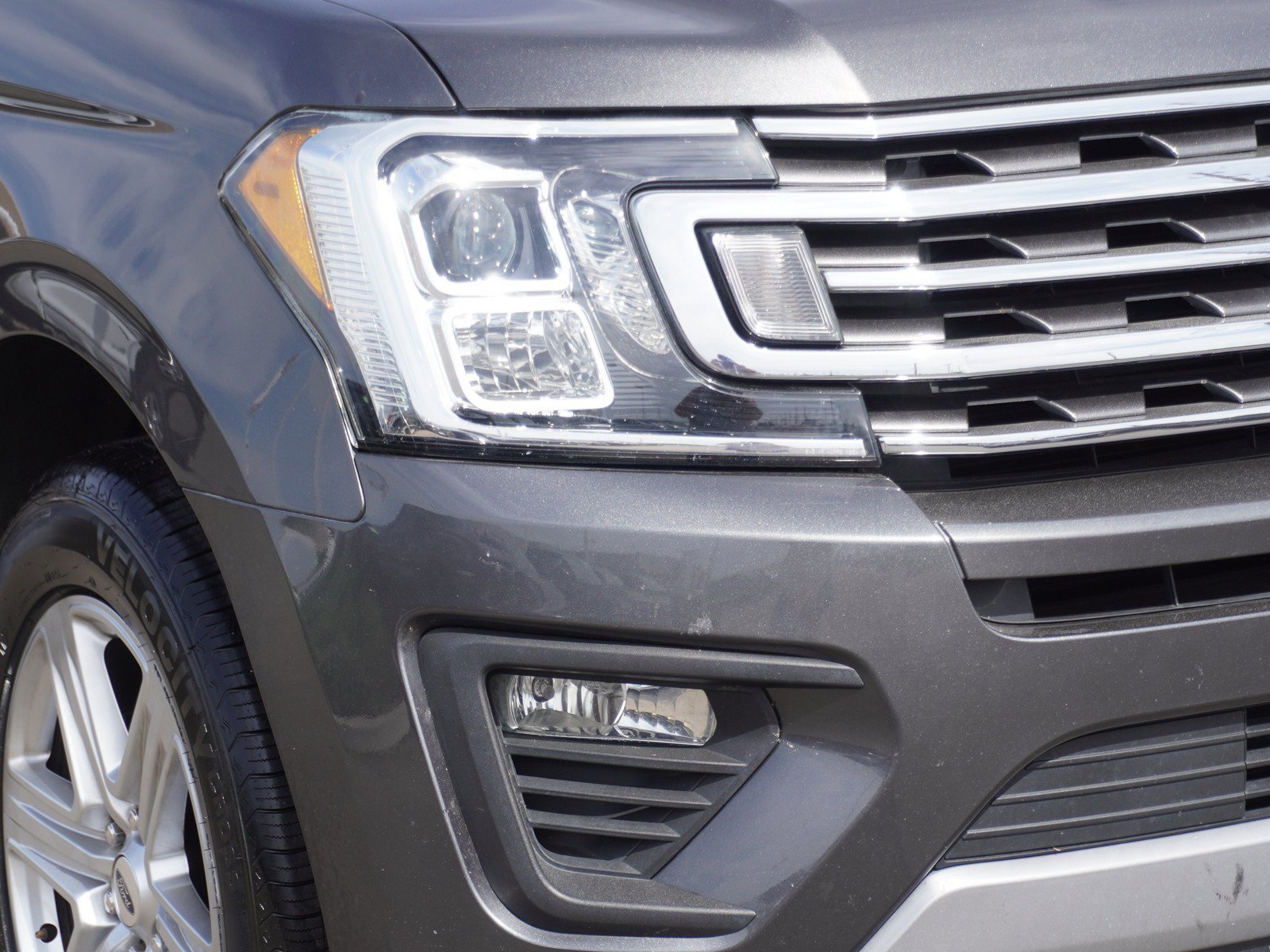 Used 2019 Ford Expedition XLT w/ Equipment Group 202A RWD image 3