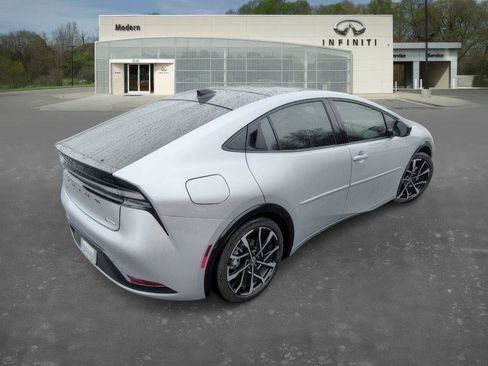 Used 2026 Toyota Prius Plug-In Hybrid image 4