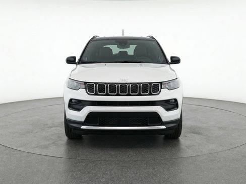 Used 2025 Jeep Compass Limited AWD/4WD image 2