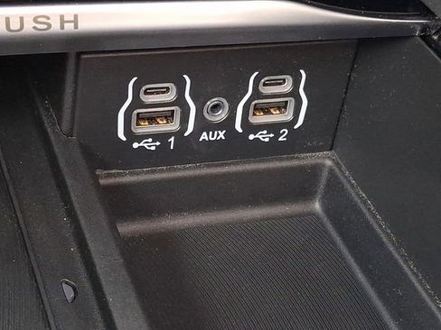 Used 2021 Chrysler Pacifica Limited w/ S Appearance Package image 26