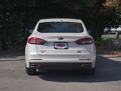 Used 2020 Ford Fusion SE AWD/4WD image 19