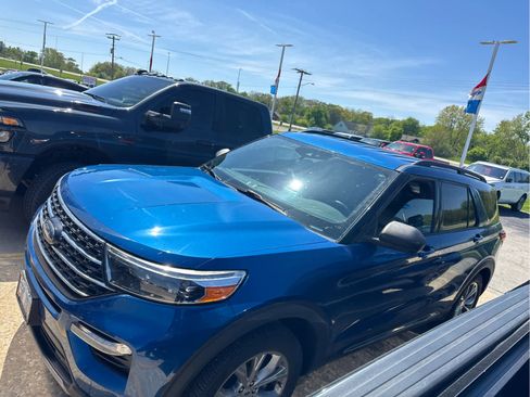 Used 2020 Ford Explorer XLT w/ Equipment Group 202A AWD/4WD image 1