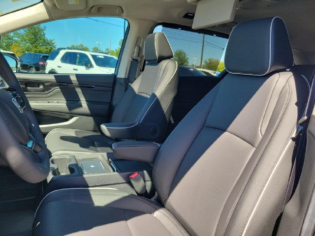 Certified 2026 Honda Odyssey Touring image 12
