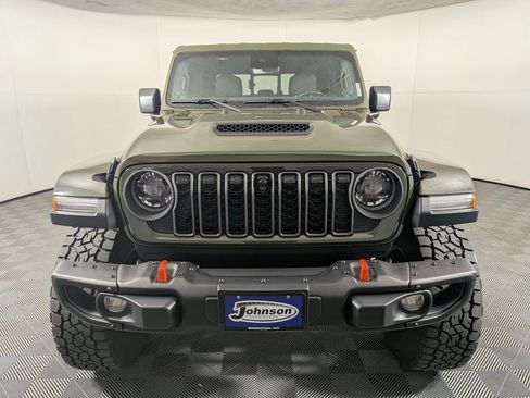 Used 2024 Jeep Gladiator Mojave image 2