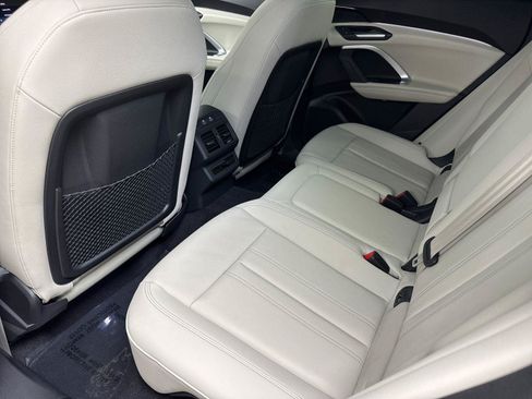 Used 2025 Audi Q5 Premium w/ Convenience Package AWD/4WD image 12
