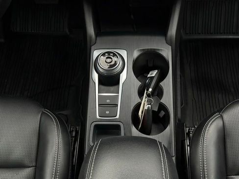 Used 2023 Ford Escape Platinum AWD/4WD image 29