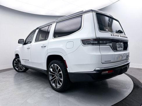 Used 2022 Jeep Grand Wagoneer Series III w/ Flexible Seating Group image 2