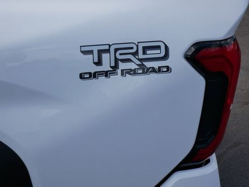 Certified 2024 Toyota Tacoma TRD Off-Road AWD/4WD image 10
