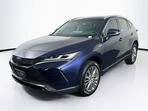 Used 2021 Toyota Venza XLE w/ Softex Package AWD/4WD image 3