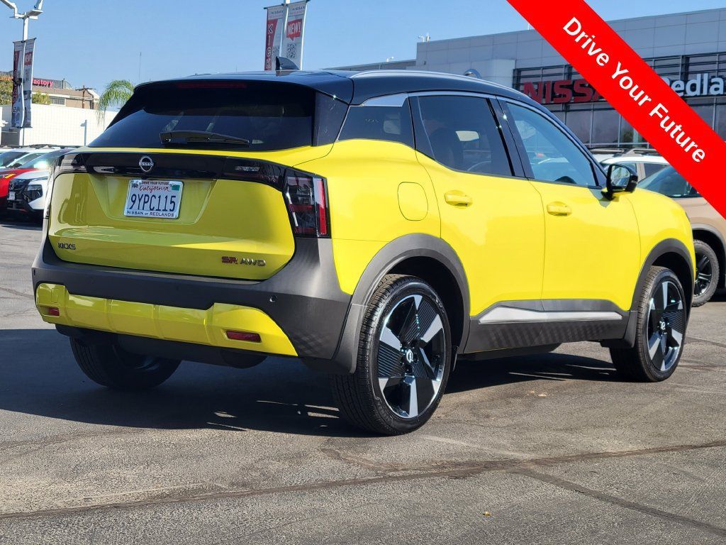 Used 2025 Nissan Kicks SR AWD/4WD image 4