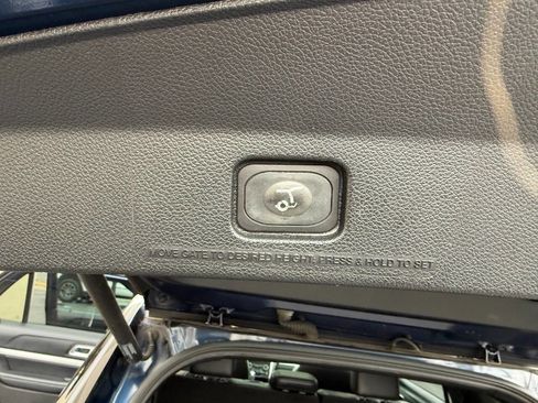 Used 2016 Ford Explorer XLT w/ Equipment Group 202A image 18