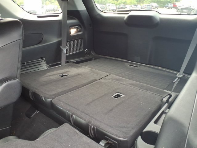 Used 2023 Ford Explorer Limited w/ Equipment Group 301A AWD/4WD image 9