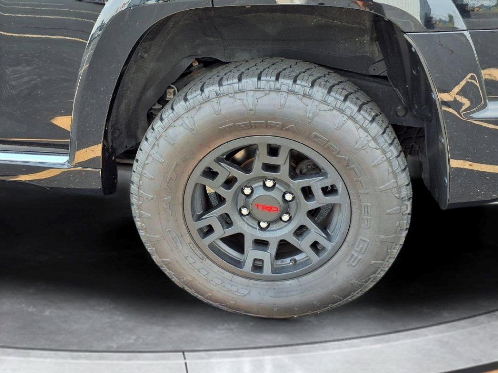 Used 2022 Toyota 4Runner Limited AWD/4WD image 18