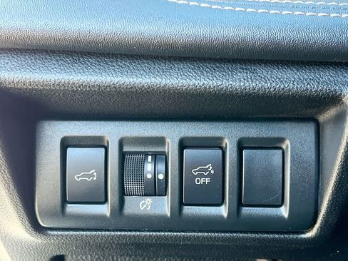 Used 2024 Subaru Outback Limited AWD/4WD image 10