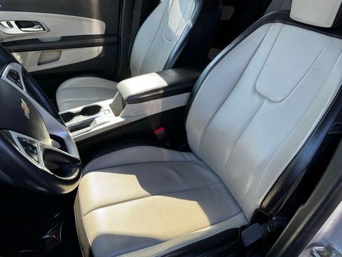 Used 2017 Chevrolet Equinox Premier w/ Enhanced Convenience Package image 5