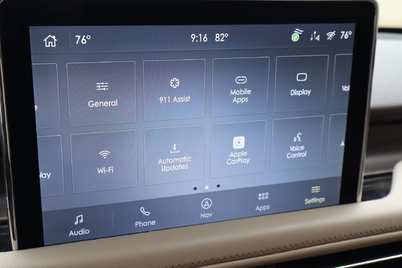 Used 2024 Lincoln Aviator Reserve w/ Equipment Group 201A RWD image 10
