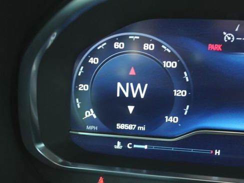 Used 2023 Chevrolet Suburban Z71 w/ Luxury Package image 26