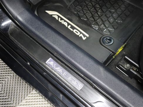 Used 2021 Toyota Avalon XSE image 23