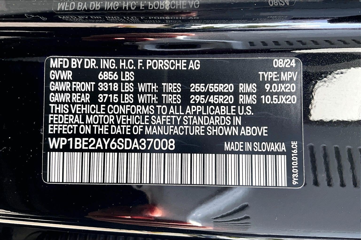 Certified 2025 Porsche Cayenne E-Hybrid Coupe w/ Premium Package Plus AWD/4WD image 35
