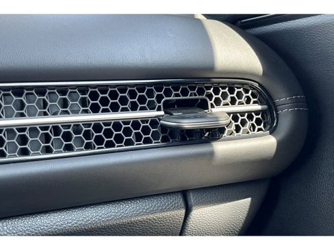 Certified 2025 Honda HR-V EX-L image 30