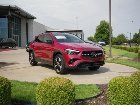 New 2026 Mercedes-Benz GLA 250 4MATIC image 1
