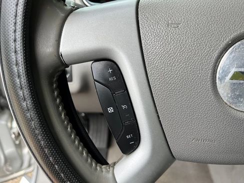 Used 2011 Chevrolet Traverse LT w/ LPO, 'HIT The Road' Package FWD image 13