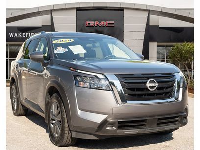 Used 2024 Nissan Pathfinder SV w/ SV Premium Package